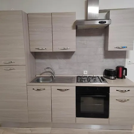 Tomy Apartament *